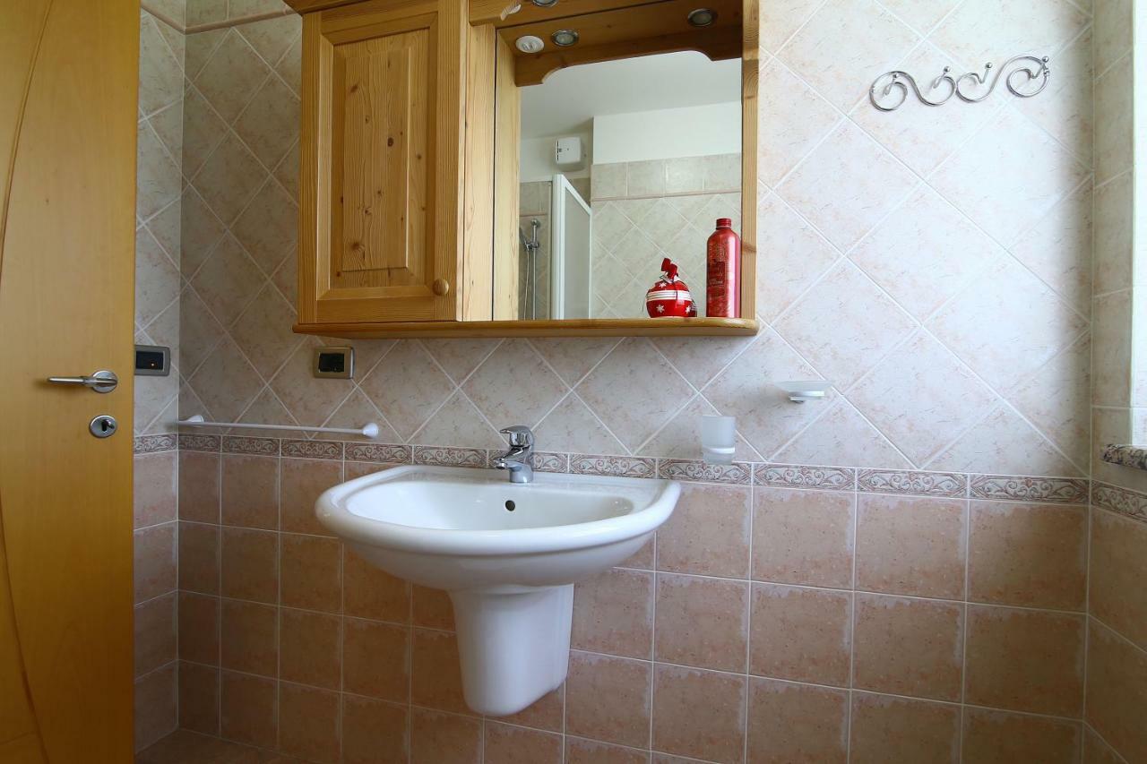 פאי דלה פאגאנלה Paradise Apartments Paganella מראה חיצוני תמונה